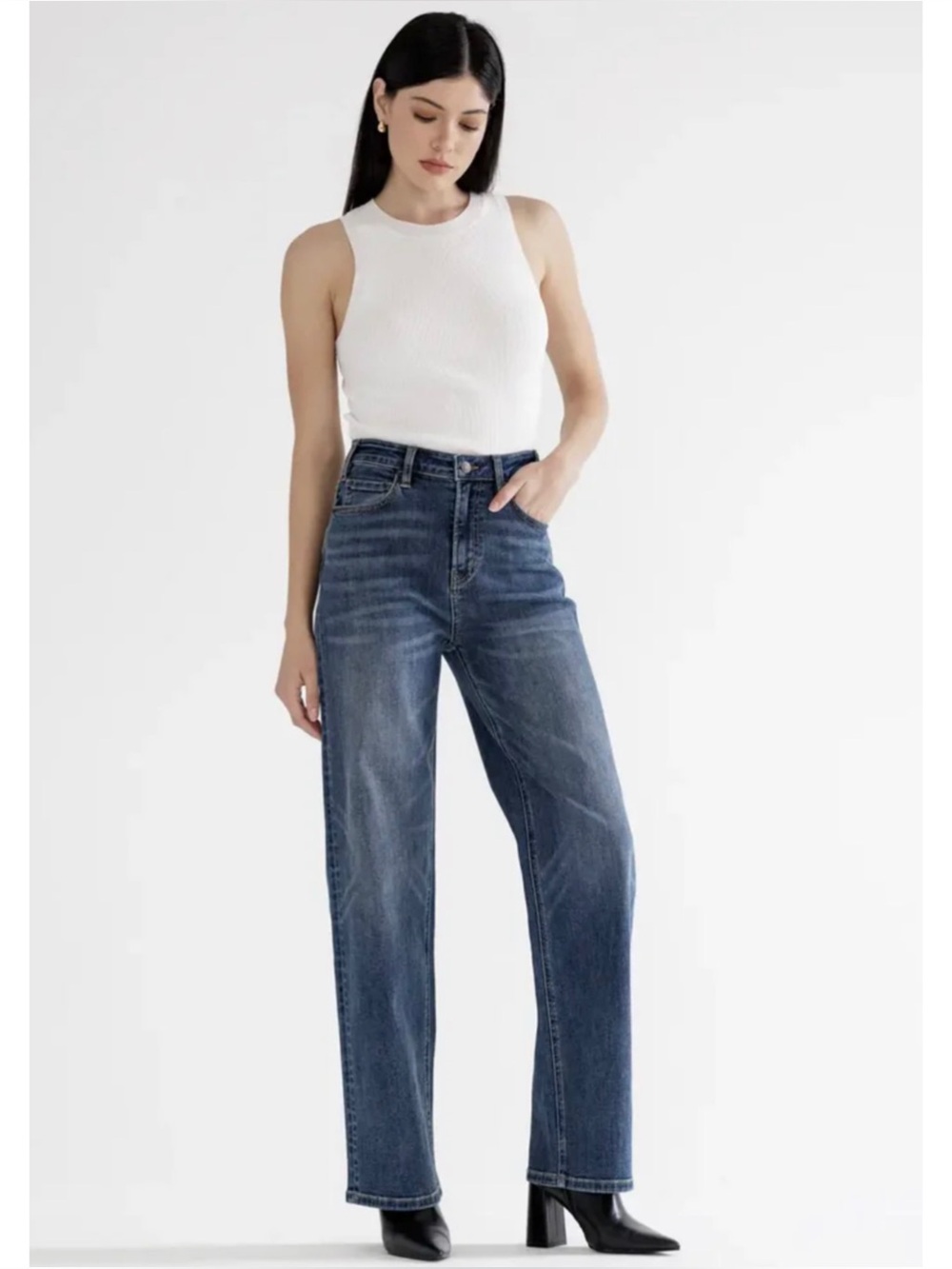 MICA | High Rise Loose Fit Straight Leg Jeans in Medium Wash, Size 27